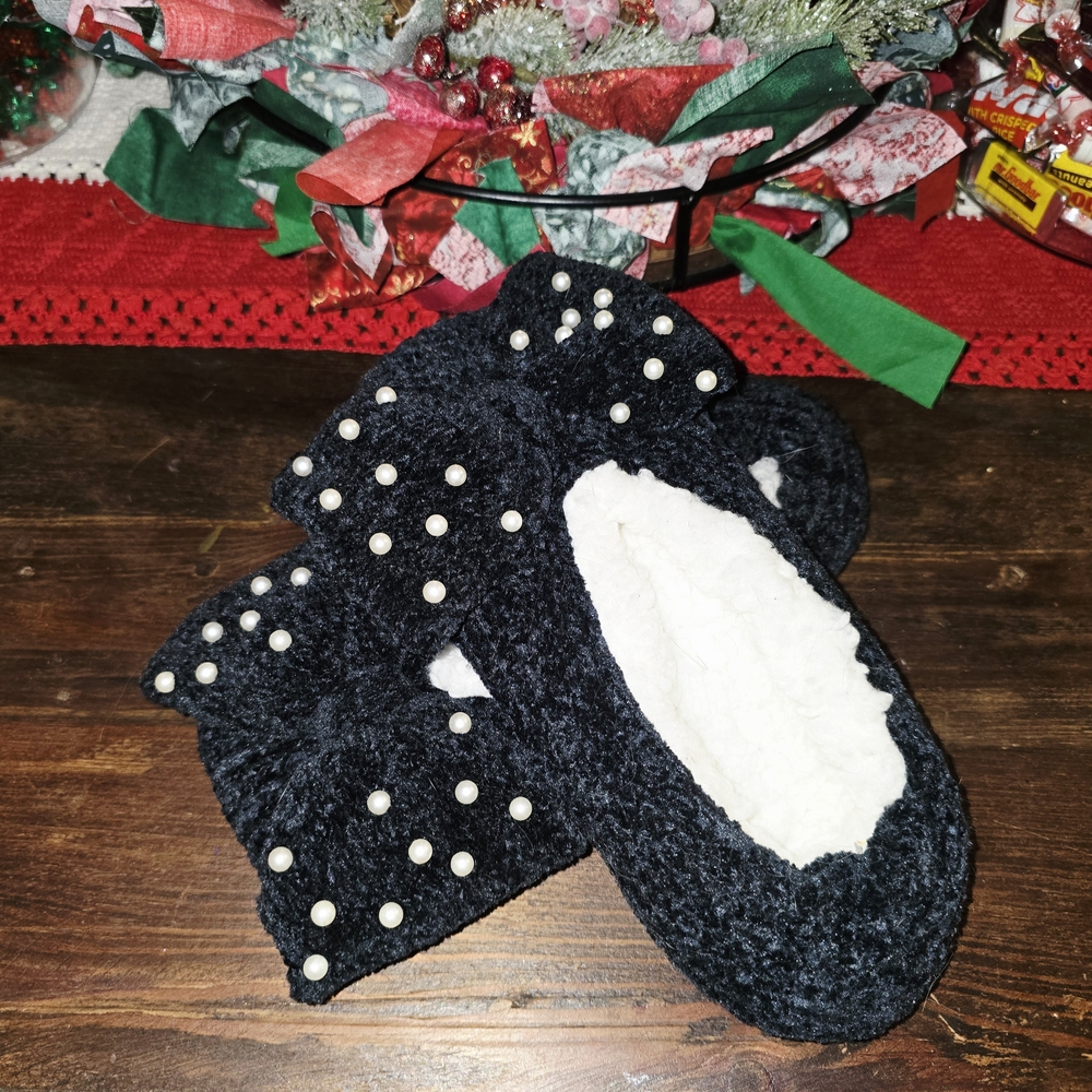 Chenille And Sherpa Lined Slippers with Pearl Bow Accents